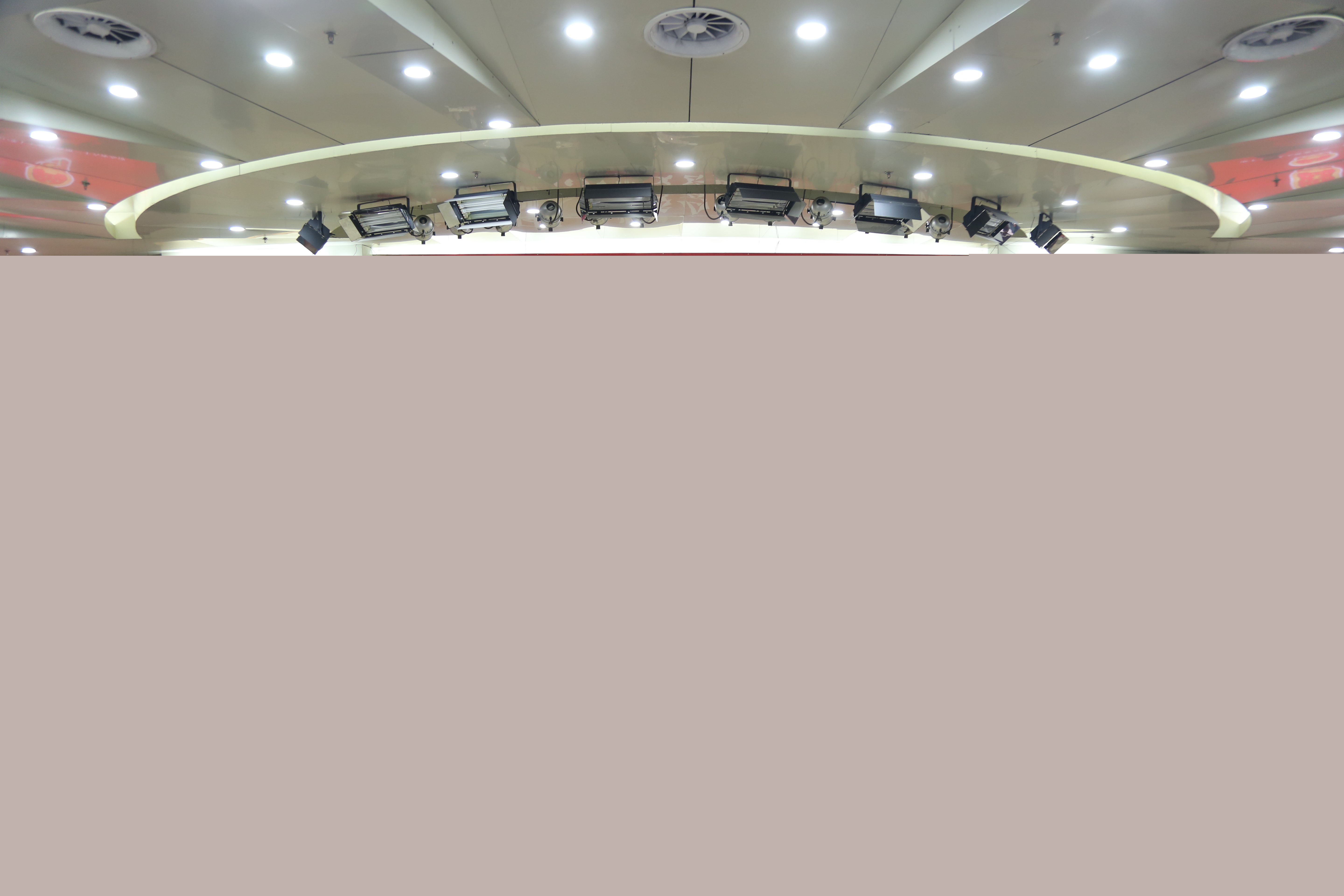 市十七屆人大常委會(huì)第二十六次會(huì)議召開(kāi)</BR>張夢(mèng)生主持